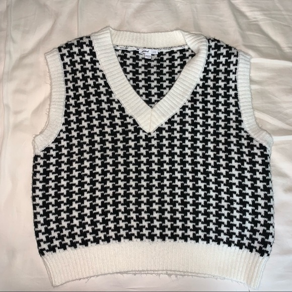 Like-New! Houndstooth Sweater Vest - Picture 2 of 5